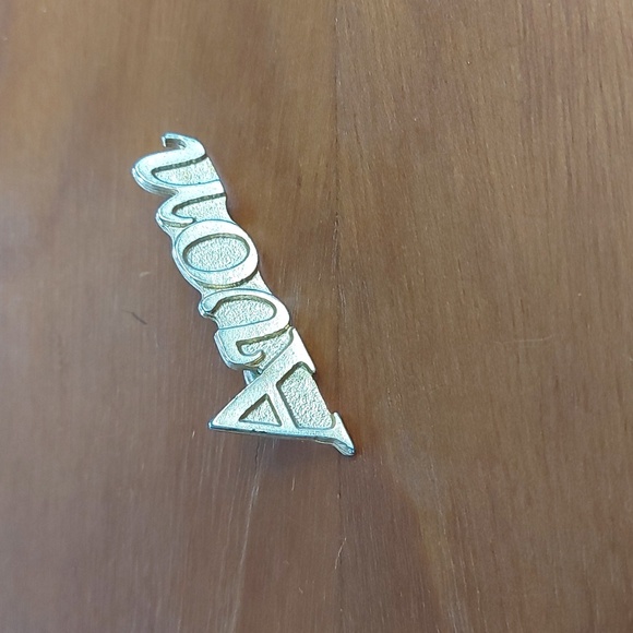 Avon Gold Tone Script Pin/Brooch - Picture 2 of 4